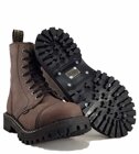 Botas Steel 8 Ojales Maronnes Aislados